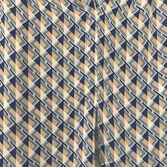 Women's Medium Blue Tan Pattern Sleeveless Casual Soft Hi-Low Career Blouse - Picture 3 of 4